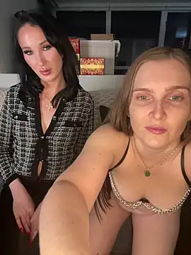 Snapshot of NemesisXSky chatting on 02.03.25 NemesisXSky online show from 02.03.25