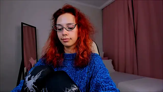 LeylaNoiry online show from 12.17.24