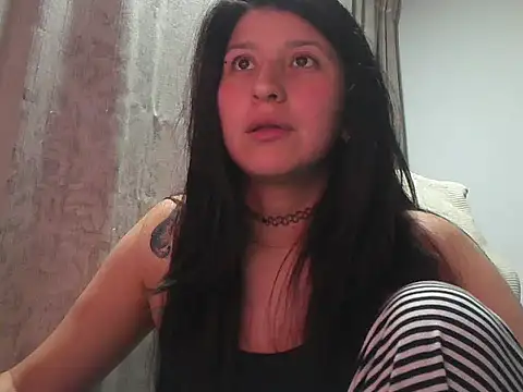 Snapshot of has_Zky chatting on 11.19.25 has Zky online show from 11.19.25