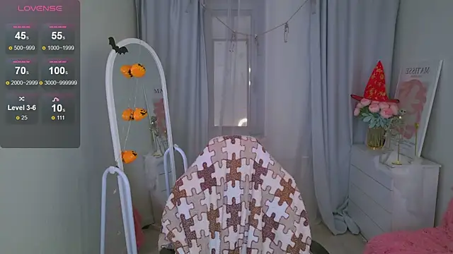 Snapshot of LovelyJessie chatting on 10.30.25 LovelyJessie online show from 10.30.25