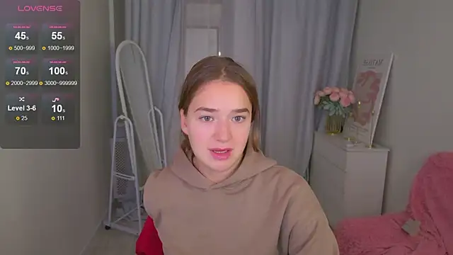 Snapshot of LovelyJessie chatting on 11.14.25 LovelyJessie online show from 11.14.25