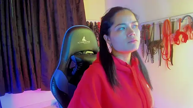 Snapshot of scarlet-kennedy98 chatting on 10.11.25 scarlet-kennedy98 online show from 10.11.25