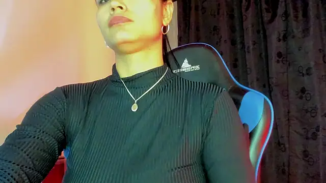 Snapshot of scarlet-kennedy98 chatting on 11.11.25 scarlet-kennedy98 online show from 11.11.25