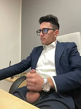 Snapshot of masterboss_ chatting on 01.24.25 masterboss online show from 01.24.25
