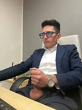 Snapshot of masterboss_ chatting on 01.27.25 masterboss online show from 01.27.25