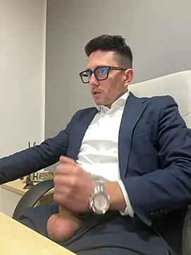 Snapshot of masterboss_ chatting on 02.10.25 masterboss online show from 02.10.25