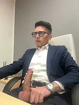 Snapshot of masterboss_ chatting on 03.19.25 masterboss online show from 03.19.25