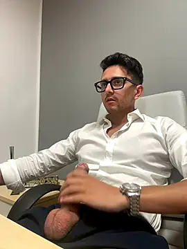 Snapshot of masterboss_ chatting on 09.23.25 masterboss online show from 09.23.25