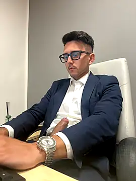 Snapshot of masterboss_ chatting on 10.02.25 masterboss online show from 10.02.25