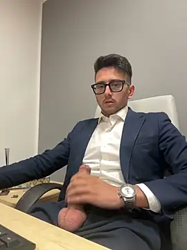 Snapshot of masterboss_ chatting on 10.07.25 masterboss online show from 10.07.25