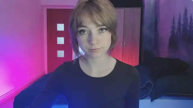 LuciaYoung online show from 12.05.24