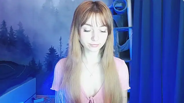 LuciaYoung online show from 01.04.25