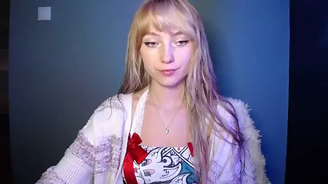 LuciaYoung online show from 10.04.25