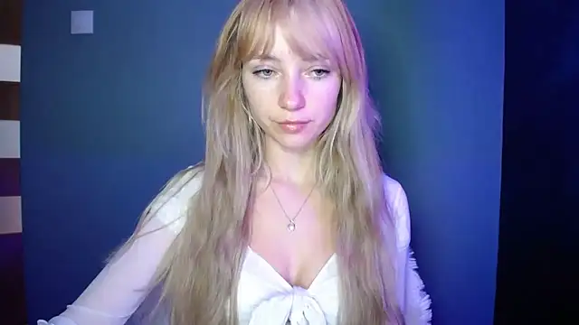 LuciaYoung online show from 10.09.25