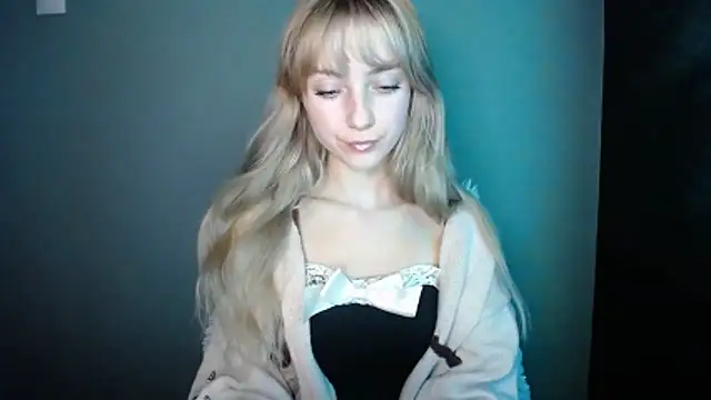 LuciaYoung online show from 12.02.25