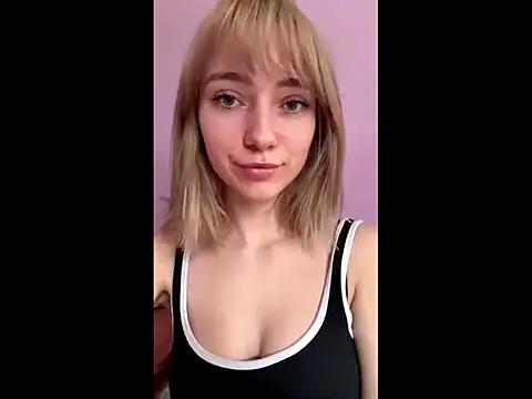 LuciaYoung online show from 04.04.26