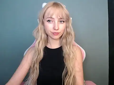 LuciaYoung online show from 04.09.26