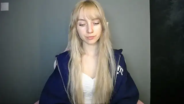 LuciaYoung online show from 04.12.26