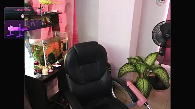 Snapshot of Lady_Kaisa chatting on 05.12.26 Lady Kaisa online show from 05.12.26
