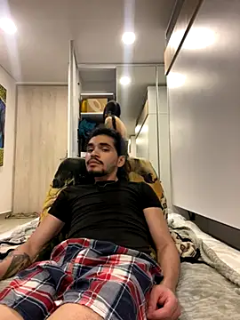 aangie  uwu online show from 10.27.25