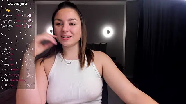 ThreeshaWhite online show from 02.09.25