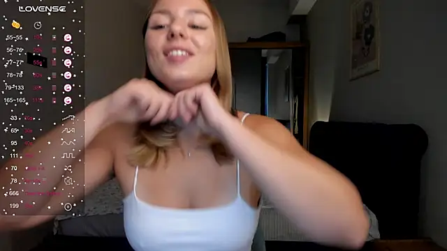 ThreeshaWhite online show from 09.10.25