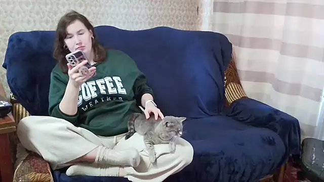 Snapshot of franceska_blue chatting on 10.22.25 franceska blue online show from 10.22.25