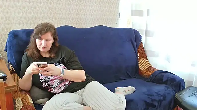 Snapshot of franceska_blue chatting on 10.30.25 franceska blue online show from 10.30.25