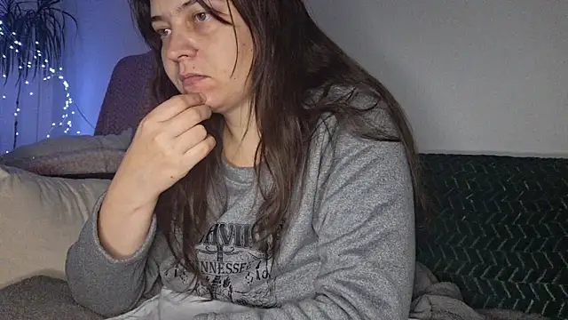 Cyndee Winter online show from 10.20.25