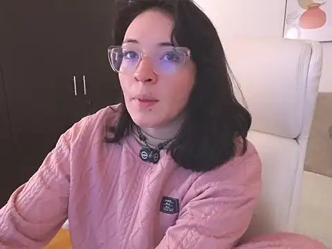 Snapshot of Anah_s chatting on 10.29.25 Anah s online show from 10.29.25