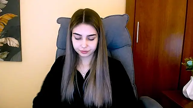 Snapshot of Lili_magic chatting on 01.28.25 Lili magic online show from 01.28.25