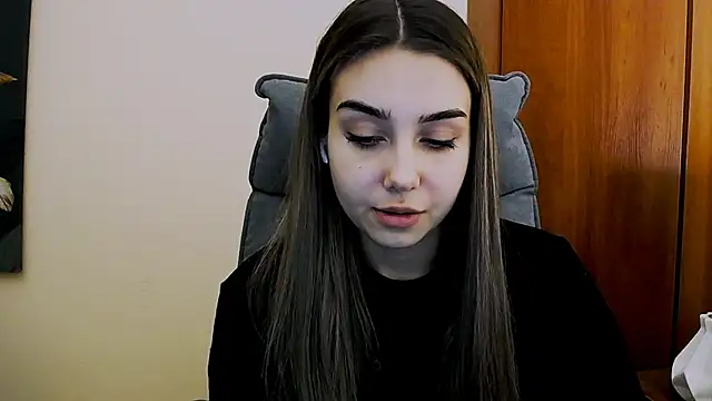 Snapshot of Lili_magic chatting on 03.21.25 Lili magic online show from 03.21.25