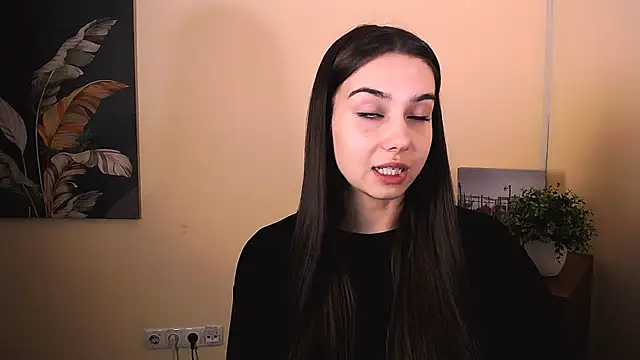 Snapshot of Lili_magic chatting on 09.28.25 Lili magic online show from 09.28.25