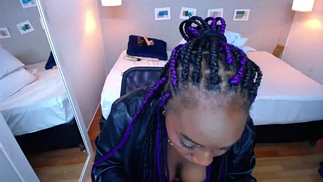 kiara evanss online show from 01.07.25