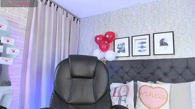 emma  smith1 online show from 02.15.25