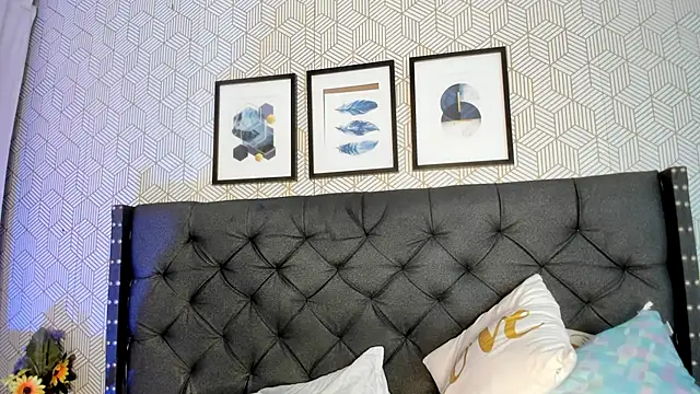 emma  smith1 online show from 02.28.25