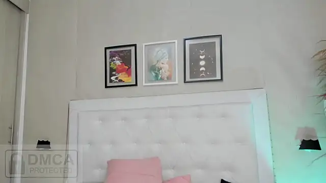 emma  smith1 online show from 03.28.26