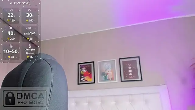 emma  smith1 online show from 04.21.26