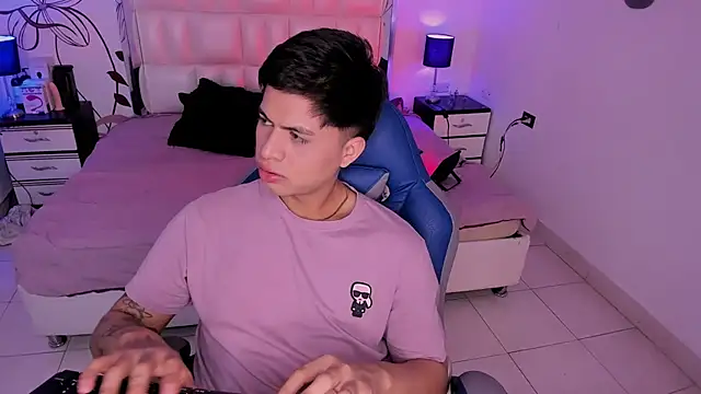 Niicky1  online show from 12.20.24