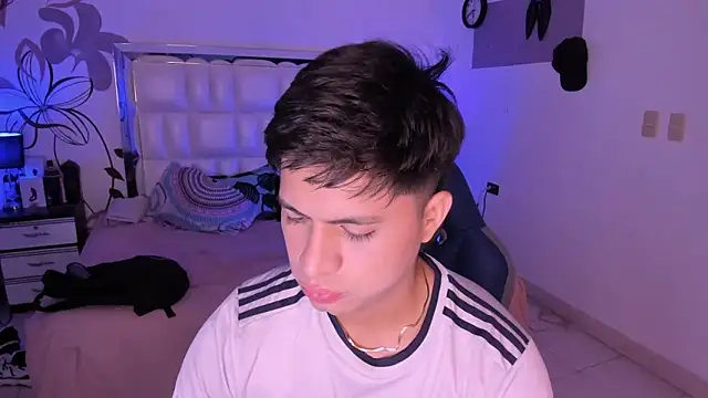 Niicky1  online show from 01.23.25