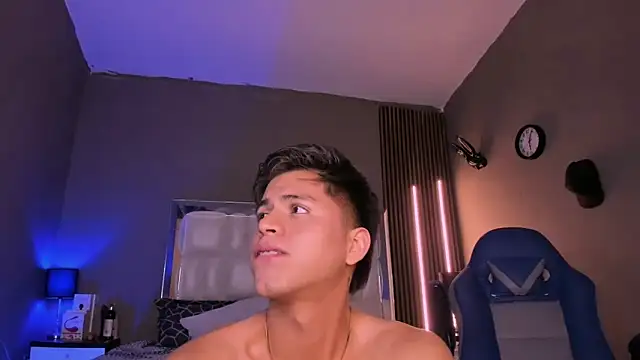 Niicky1  online show from 03.13.25