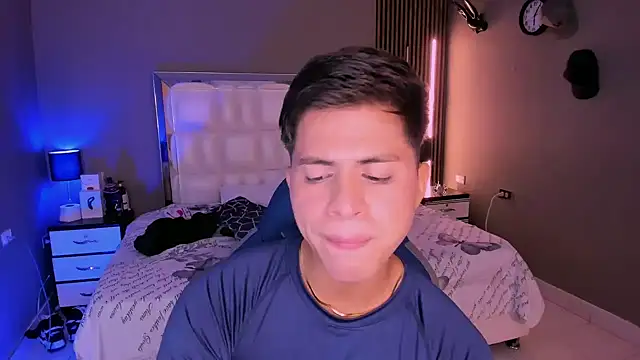 Niicky1  online show from 03.20.25