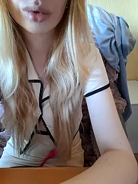 Elza kom online show from 10.25.25