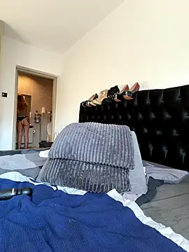 Snapshot of Laurahorney_xo chatting on 10.11.25 Laurahorney xo online show from 10.11.25