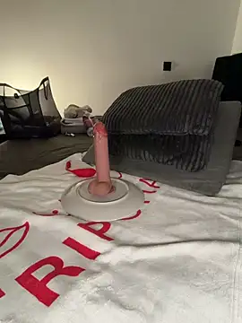 Snapshot of Laurahorney_xo chatting on 10.22.25 Laurahorney xo online show from 10.22.25