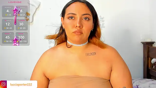 Snapshot of LucciaPorter chatting on 12.17.24 LucciaPorter online show from 12.17.24