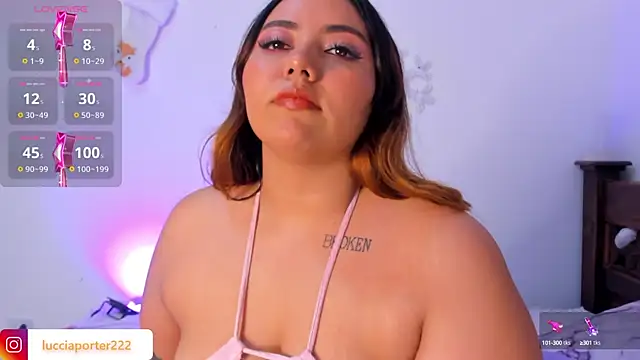 Snapshot of LucciaPorter chatting on 12.20.24 LucciaPorter online show from 12.20.24