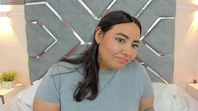 Snapshot of LucciaPorter chatting on 10.08.25 LucciaPorter online show from 10.08.25