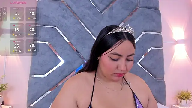 Snapshot of LucciaPorter chatting on 10.24.25 LucciaPorter online show from 10.24.25