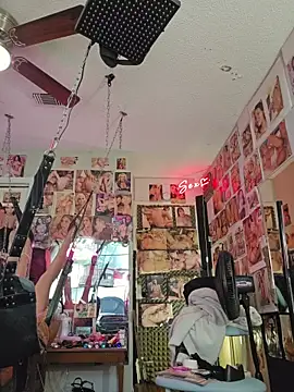 Snapshot of luvs2cumm69 chatting on 06.23.26 luvs2cumm69 online show from 06.23.26